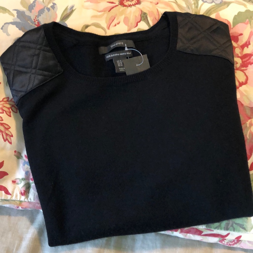 TAHARI size Medium ExtraFine Merino Wool Quilted Satin Shoulder patch  $178 NEW